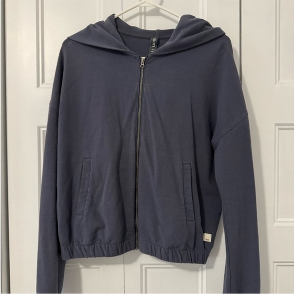 Vuori Tops - Vuori zip up hoodie